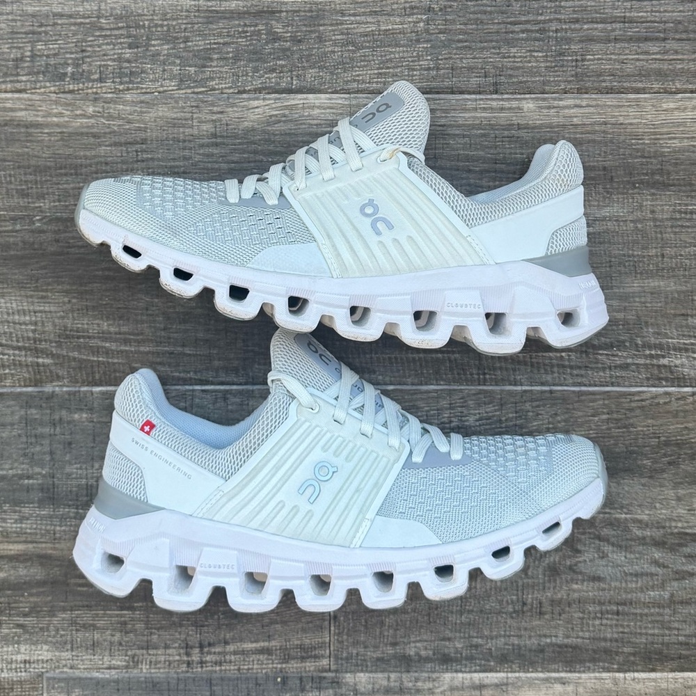 On running on cloud 5 sneakers 6.5